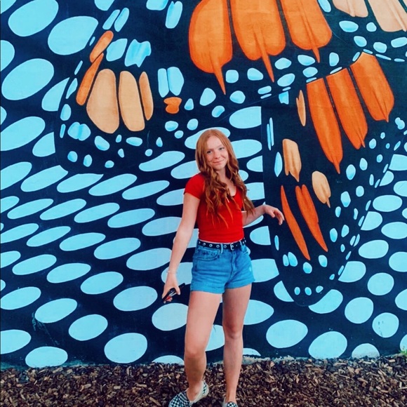 Meet your Posher, Amanda - Picture 1 of 1